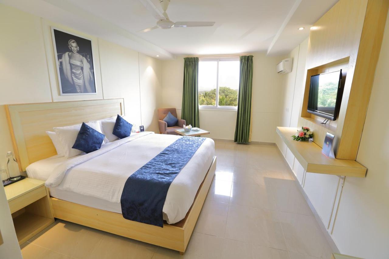 Zip By Spree Hotels Hyde Goa Candolim Exterior foto