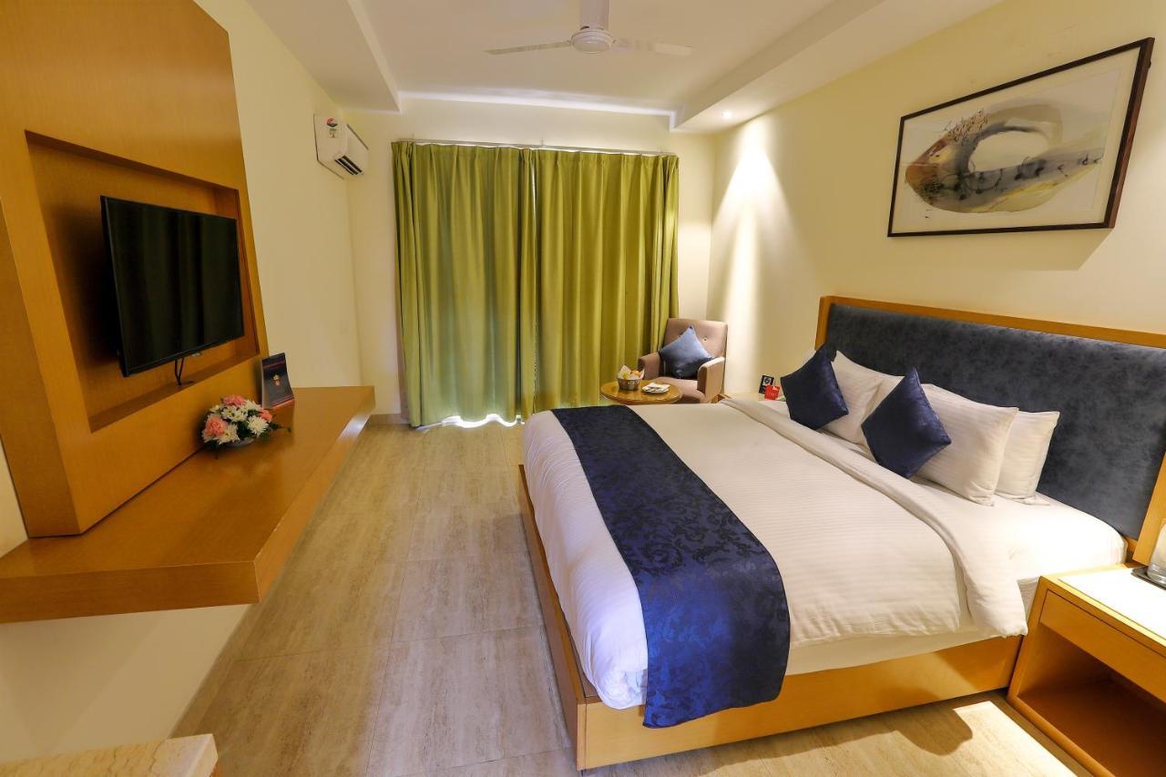 Zip By Spree Hotels Hyde Goa Candolim Exterior foto